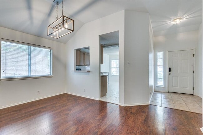 Building Photo - 1723 Rosenborough Ln S