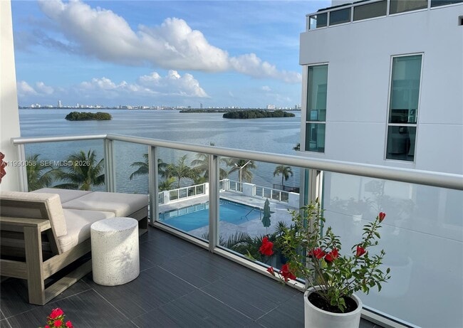 Building Photo - 720 NE 62nd St