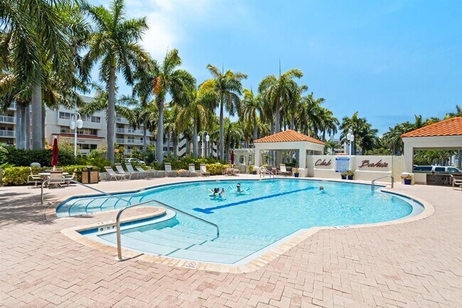 Building Photo - 6093 Bahia Del Mar Cir N