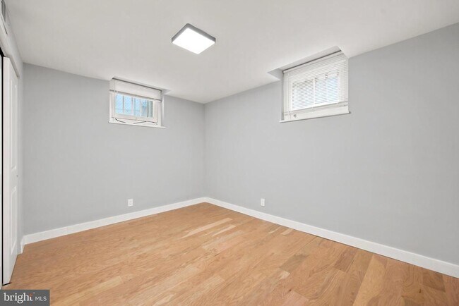 Building Photo - 1712 Mt Vernon St
