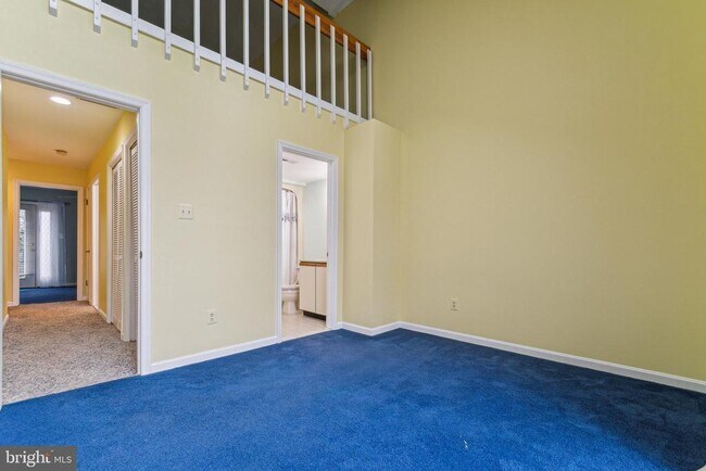 Building Photo - 28 Queen Mary Ct