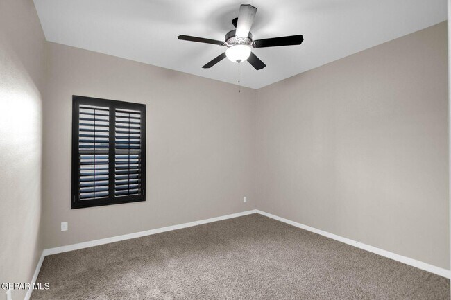 Building Photo - 871 Maple Park Ave