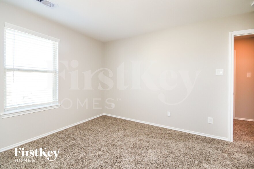 Building Photo - 5710 Savanna Pasture Rd