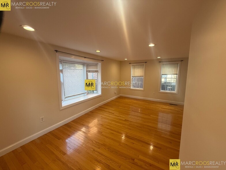 Building Photo - 5 Clarken Ct