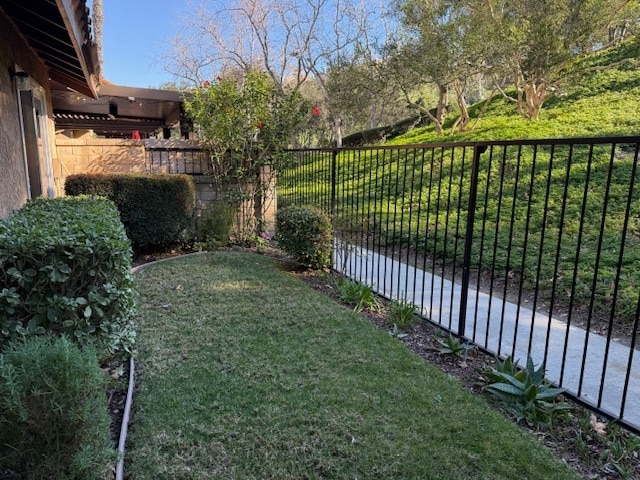 Building Photo - 641 S Iron Horse Ln