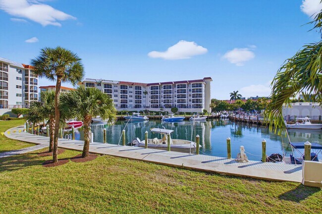 Building Photo - 2871 N Ocean Blvd