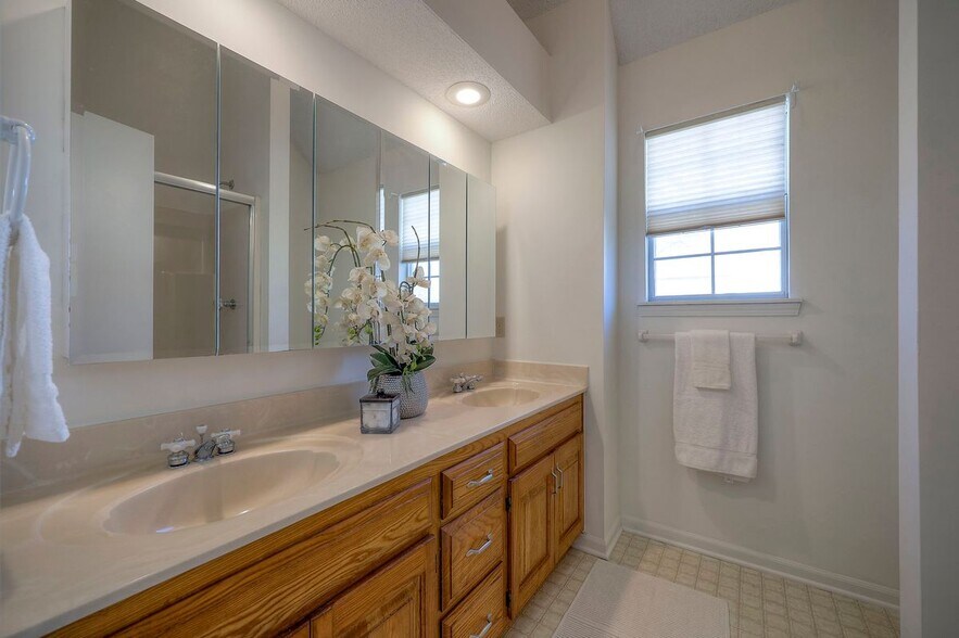 Building Photo - 14903 Goodman St