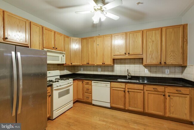 Building Photo - 2111 Ganton Green