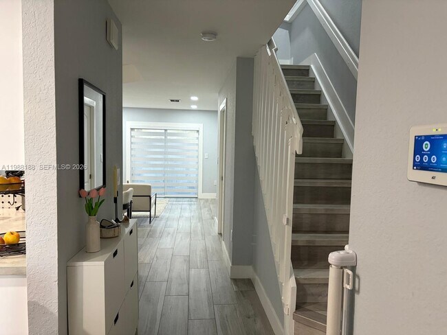 Building Photo - 14113 SW 120th Ct