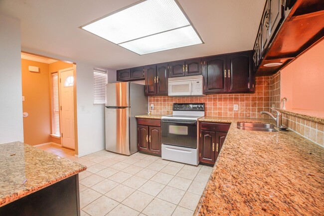 Primary Photo - 5005 Georgi Ln