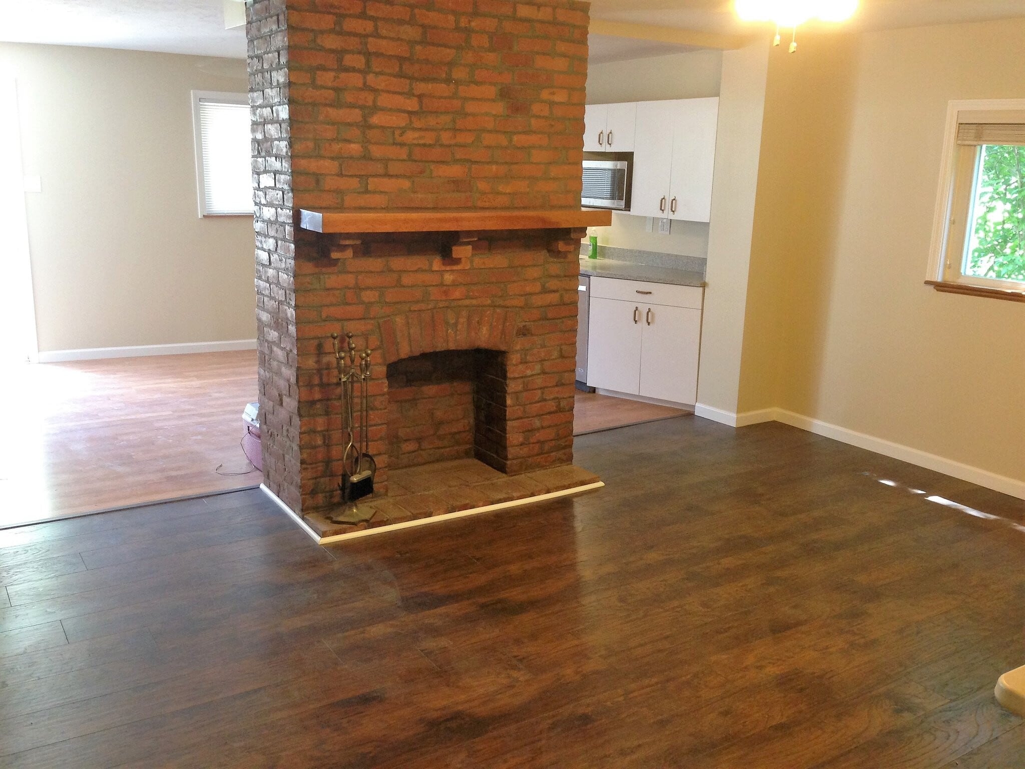 Building Photo - 651 Chess St
