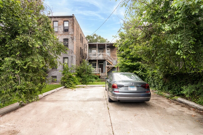 Building Photo - 1336 S Washtenaw Ave.