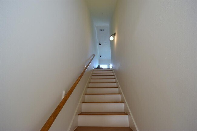 Building Photo - 118 McGowen St