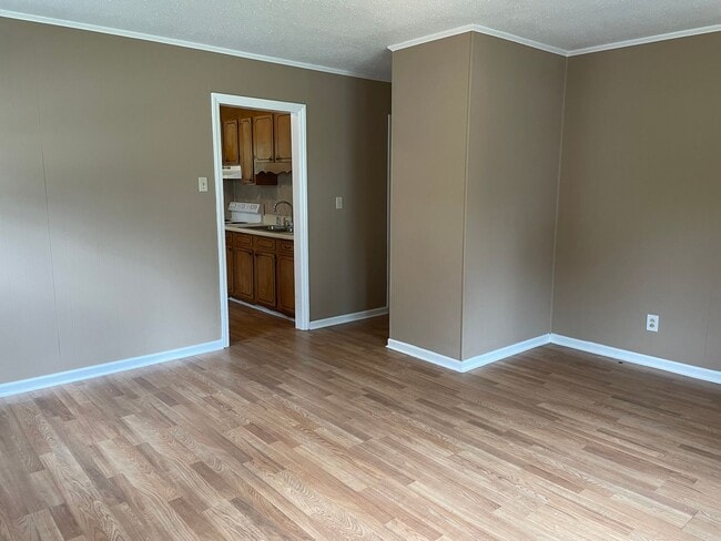 Building Photo - 2 Bedroom Home Convenient to Bennett College and A&T