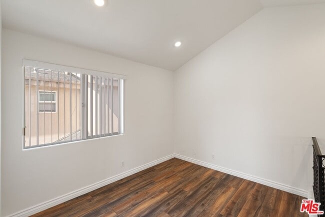 Building Photo - 4128 W 122nd St