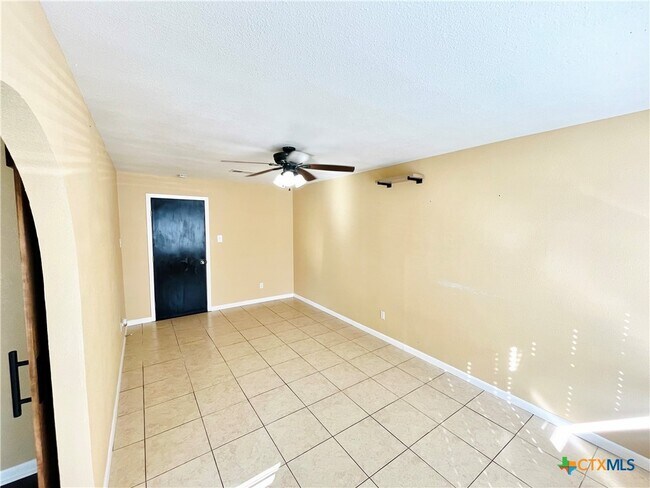 Building Photo - 1006 Missouri Ave