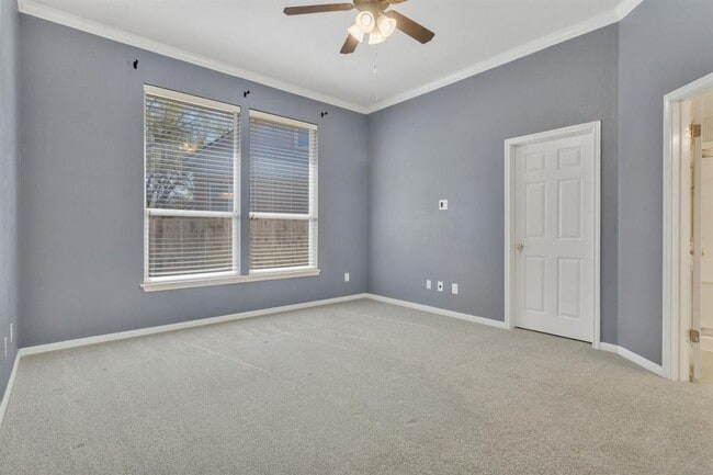 Building Photo - 6205 Clarion Dr