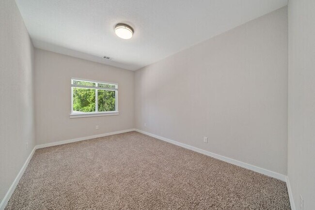 Building Photo - BEAUTIFUL TOWNHOME FOR RENT IN RICHLAND HI...