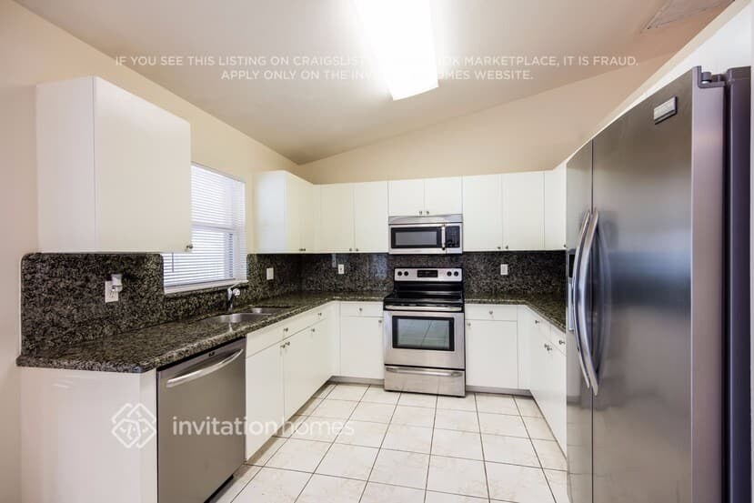 Building Photo - 15562 Horseshoe Ln