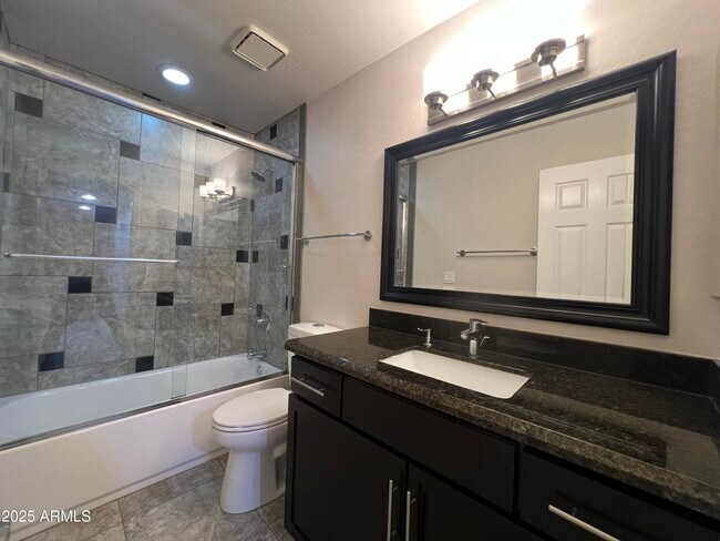 Building Photo - 15230 N Blackbird Dr