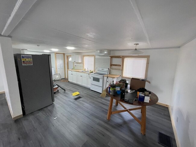 Building Photo - 22983 Seaspray Pl