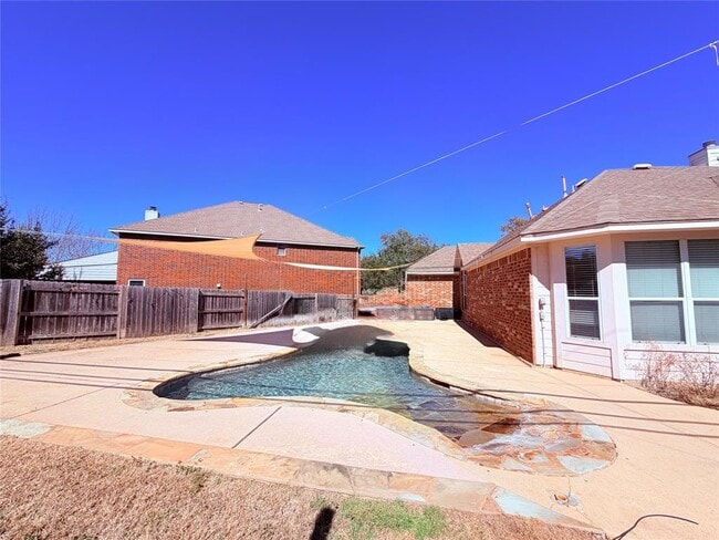 Building Photo - 3927 Blue Monster Cove