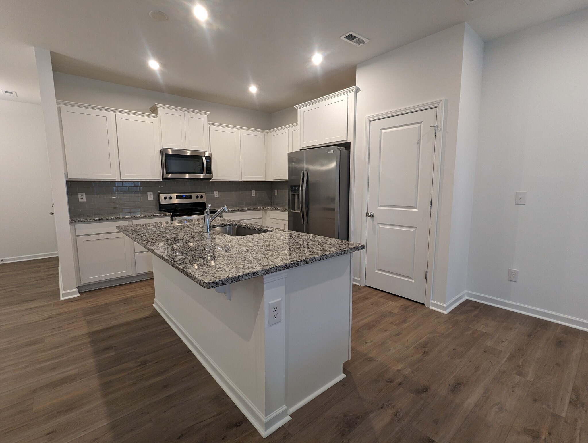 Building Photo - Room in Townhome on Leading St