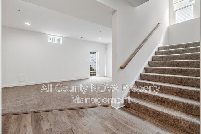 Building Photo - 11010 N Riding Rd