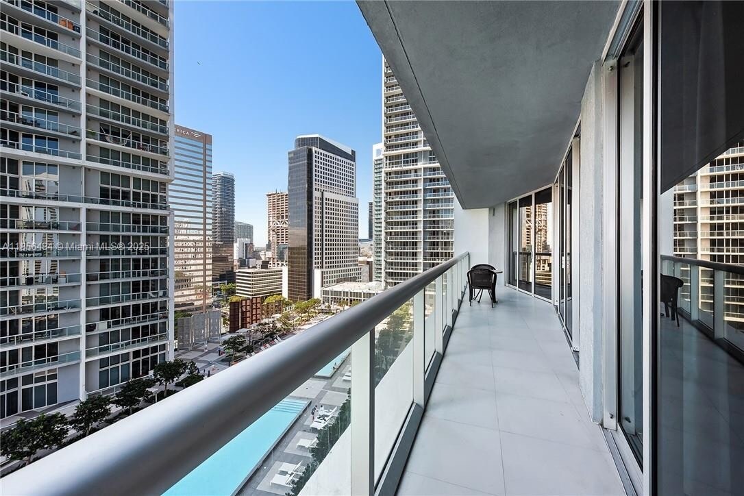 Building Photo - 475 Brickell Ave