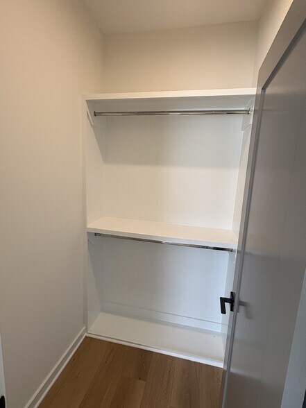 Building Photo - 628 Wallace Ct