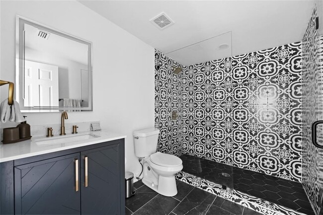 Building Photo - 680 25th Ave S