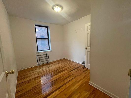 Building Photo - 3 bedroom in BRONX NY 10451