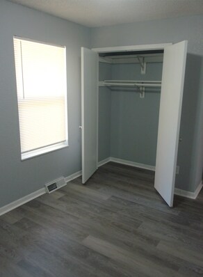 Building Photo - Fully rehabbed duplex with 3 bedrooms and 2 baths in Sugar Creek, MO