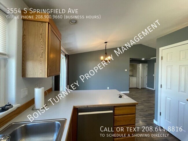 Building Photo - 3554 S Springfield Ave