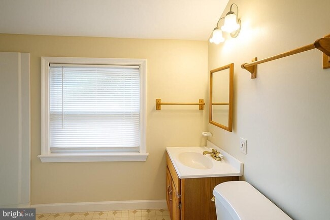 Building Photo - 10001 Dallas Ave