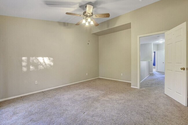 Building Photo - 716 Peachy Canyon Cir
