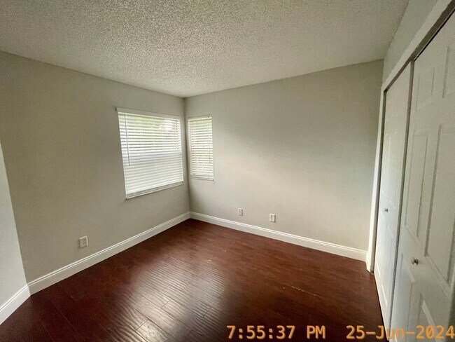 Building Photo - Dockside 2 bed/ 2 bath with Scenic Balcony