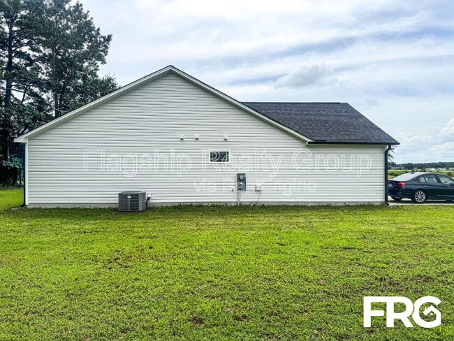 Building Photo - 110 Highland Pk Dr