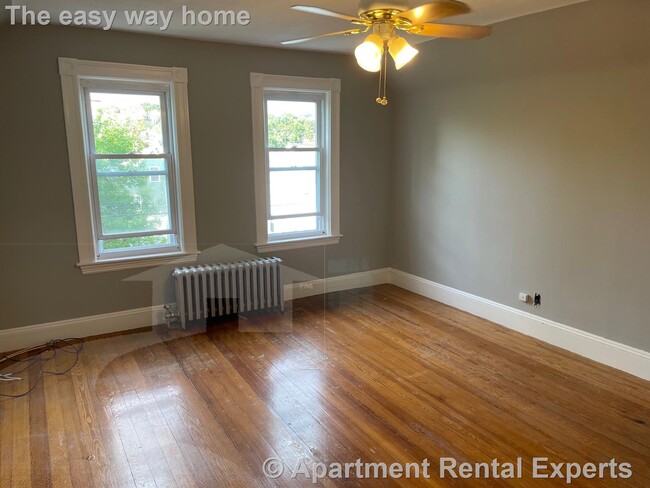 Building Photo - Teele Square -  Large 1BR w/ Parking