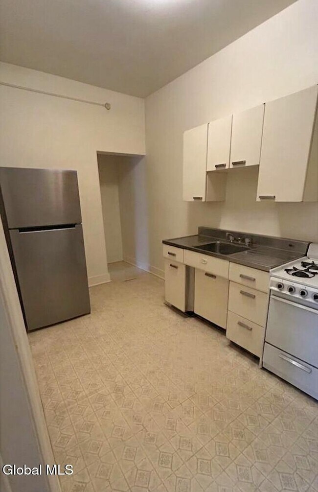 Building Photo - 156 Jay St