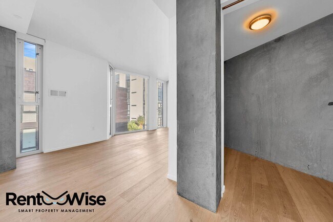 Building Photo - 450 Hayes St