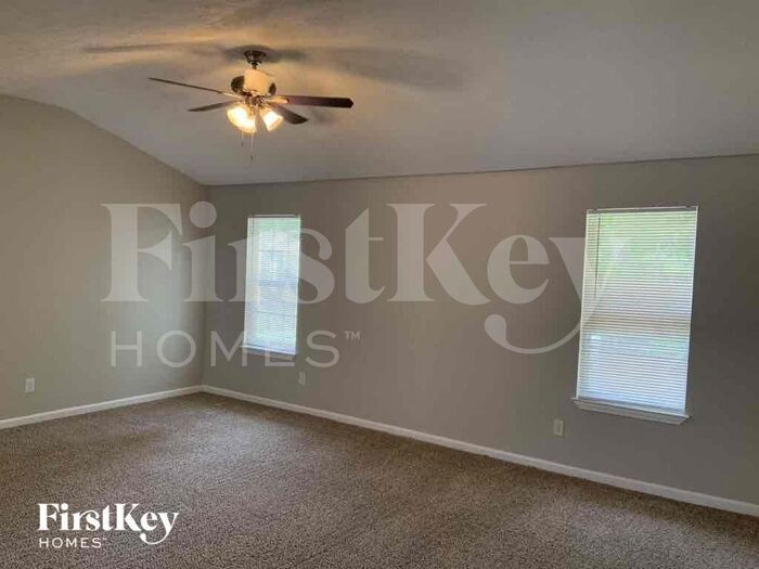 Building Photo - 675 Conisburgh Ct