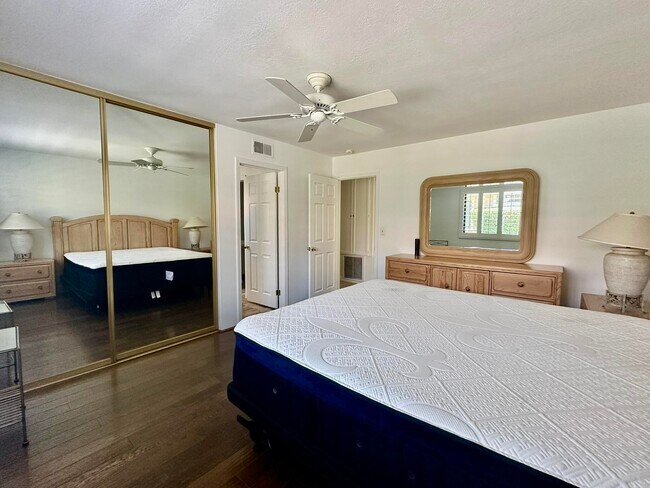 Building Photo - 239 Santa Barbara Cir