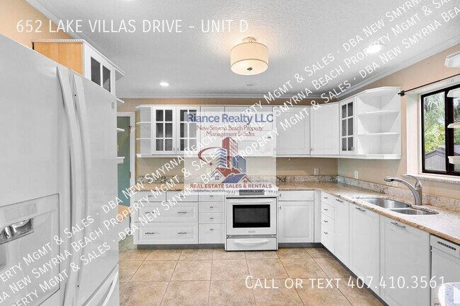 Building Photo - 652 Lake Villas Dr