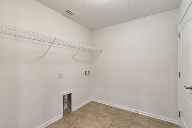 Building Photo - Charming 3-Bedroom Home in The Hideaway – Spacious, Stylish, and Move-In Ready!