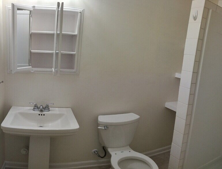 bathroom - 16315 Rochlen St