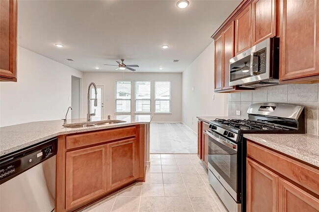 Building Photo - 18822 Fulvetta Haven Way