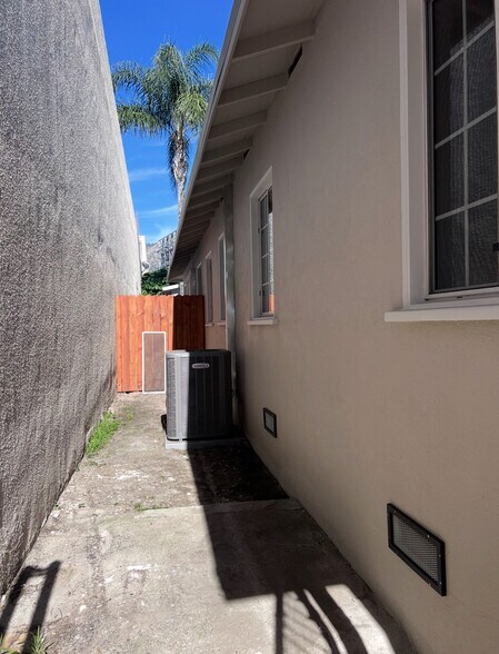 Building Photo - 3547 E Green St