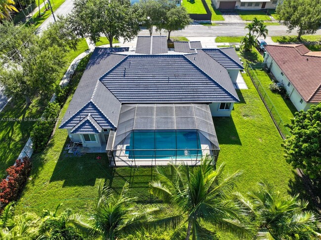 Building Photo - 6402 SW 93rd Pl