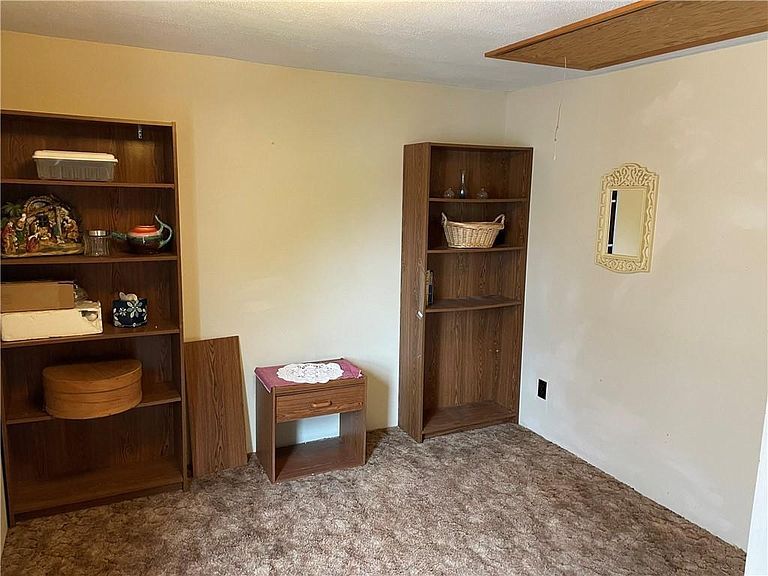 Building Photo - 156 Leach Ave